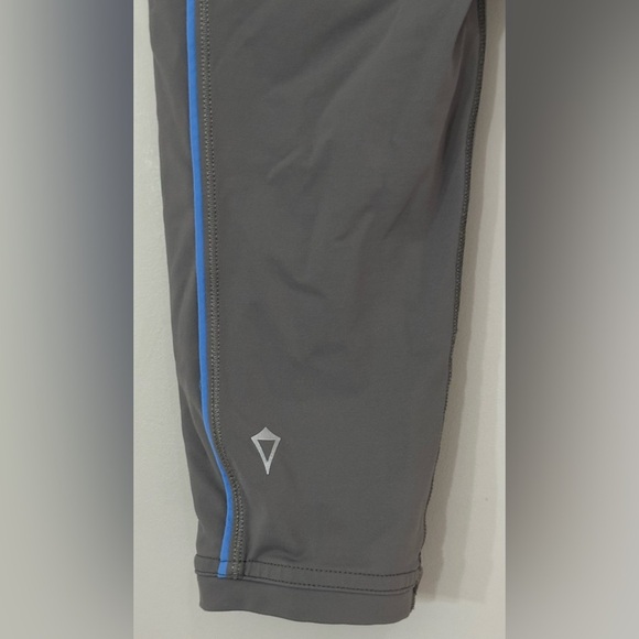 Ivivva: Girls Cropped Leggings - Size 8 - Picture 5 of 11